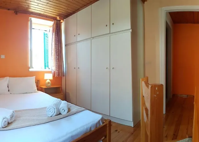 Apartment Karydia 4 Pers