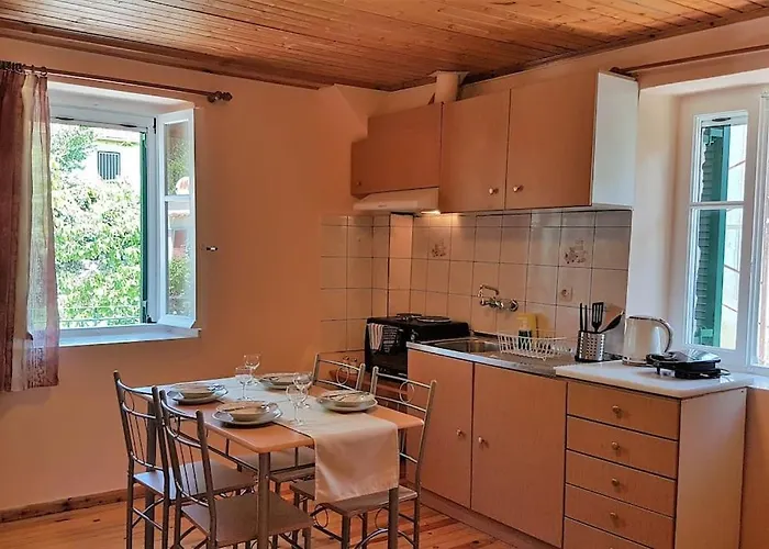 Karydia 4 Pers Apartment Lazarata